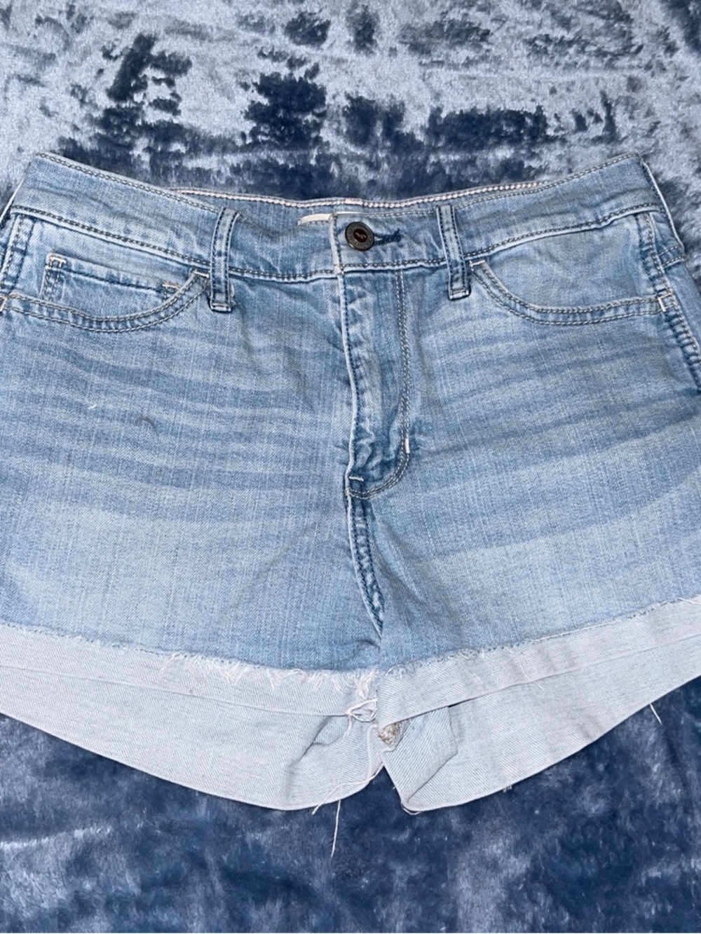 Levi's Light Blue Rolled-Hem Denim Shorts